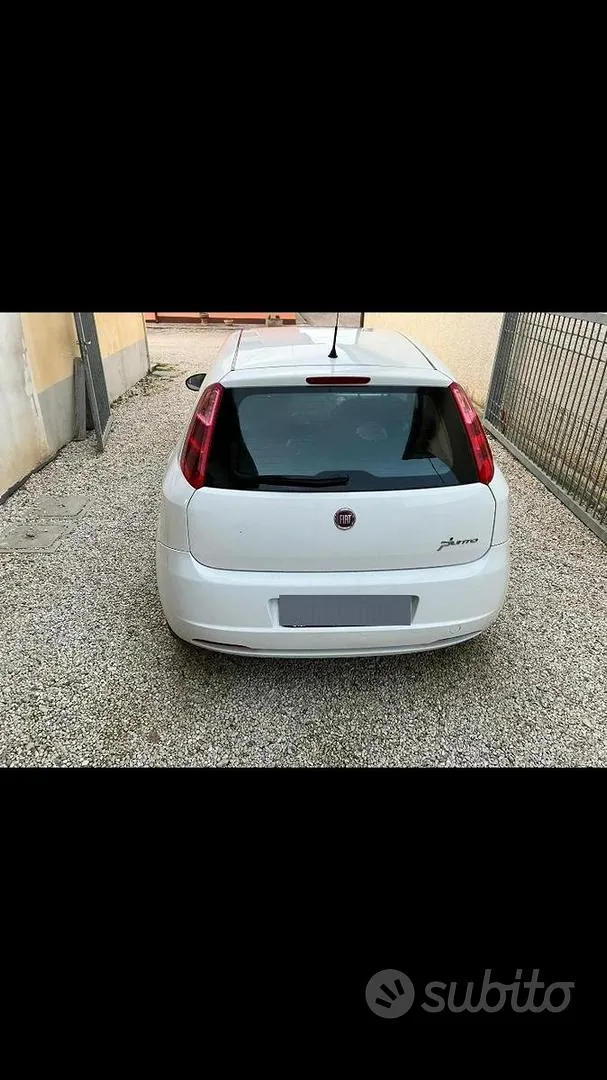 Fiat Grande Punto 2008 photo 4