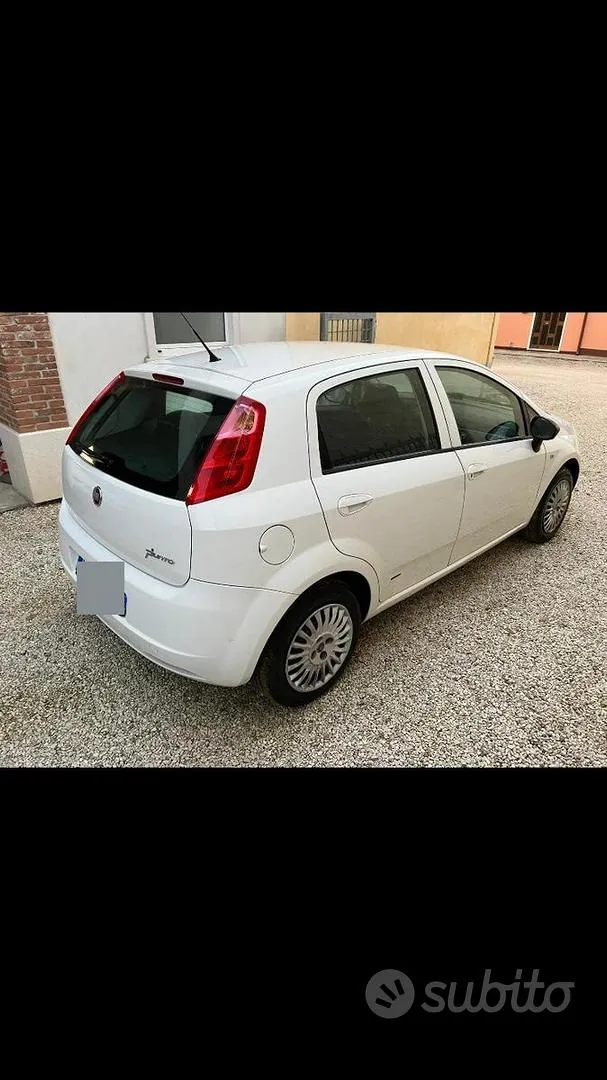 Fiat Grande Punto 2008 photo 2