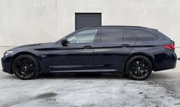 BMW 5 Series 2023 photo 3