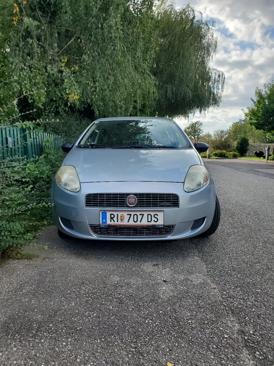 Fiat Punto 2009 photo 3