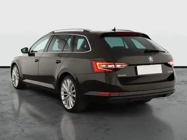 Skoda Superb Combi 2018 photo 3