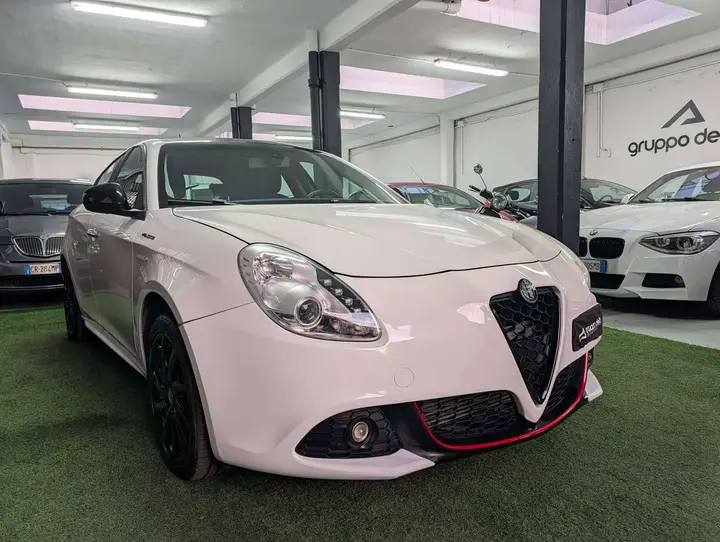 Alfa Romeo Giulietta 2012 photo 5