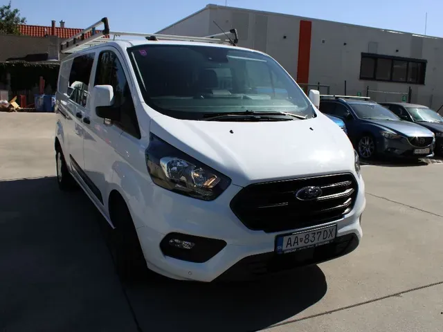 Ford Transit Custom 2023 photo 2