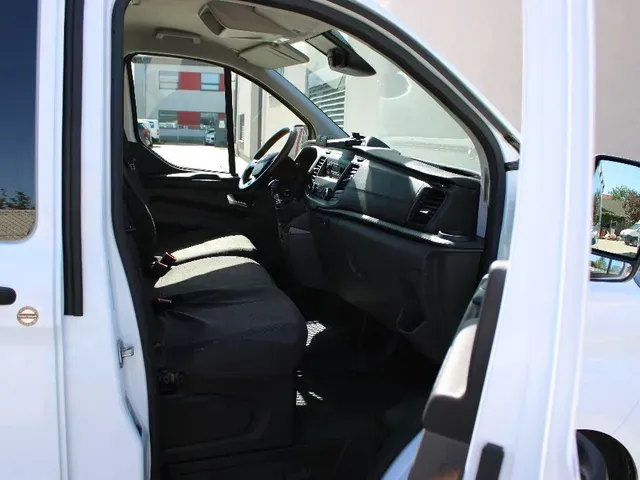 Ford Transit Custom 2023 photo 4