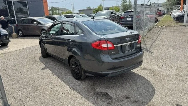 Ford Fiesta 2011 photo 4