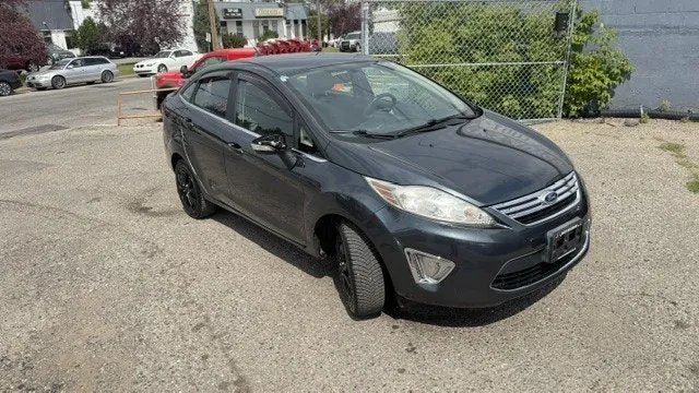Ford Fiesta 2011 photo 2