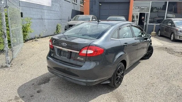 Ford Fiesta 2011 photo 5