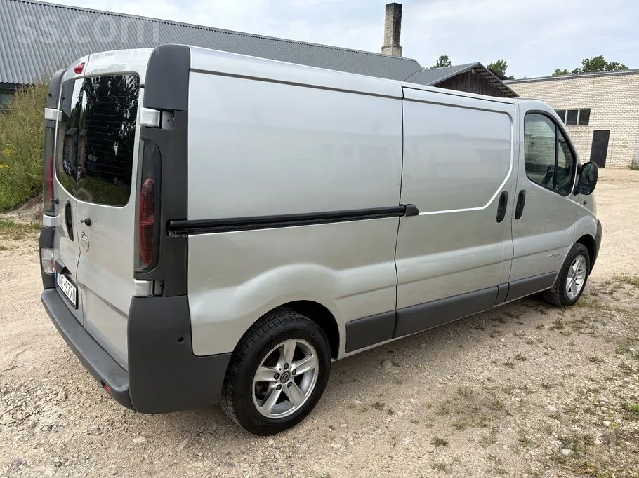 Nissan Primastar 2004 photo 3