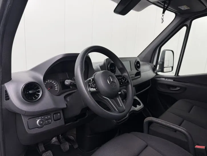 Mercedes-Benz Sprinter 2023 photo 3