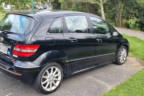 Mercedes-Benz B 170