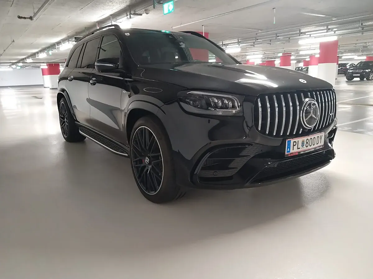 Mercedes-Benz Gls-Class 2023 photo 2