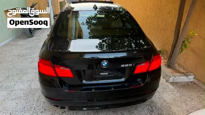 BMW 5 Series 2011 photo 3