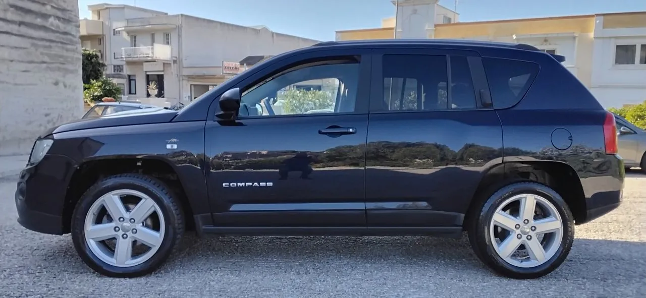 Jeep Compass 2011 photo 2