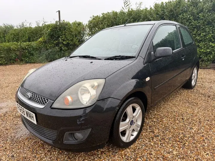 Ford Fiesta 2008 photo 2