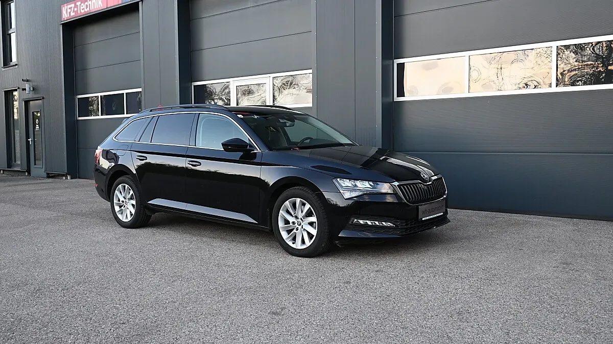 Skoda Superb 2021 photo 2