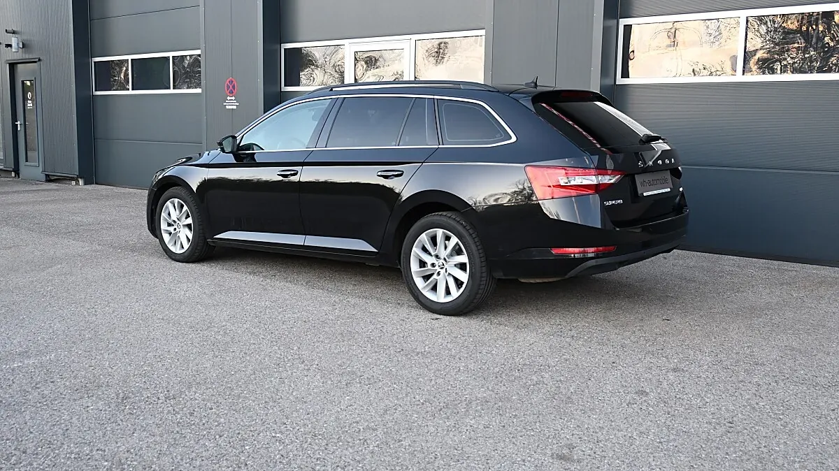 Skoda Superb 2021 photo 3