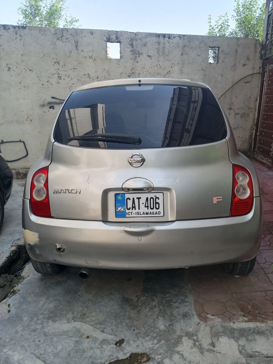 Nissan March