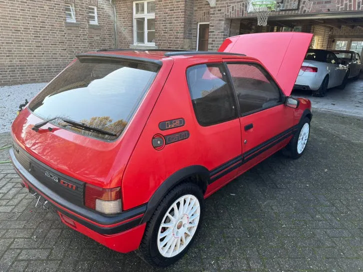 Peugeot 205