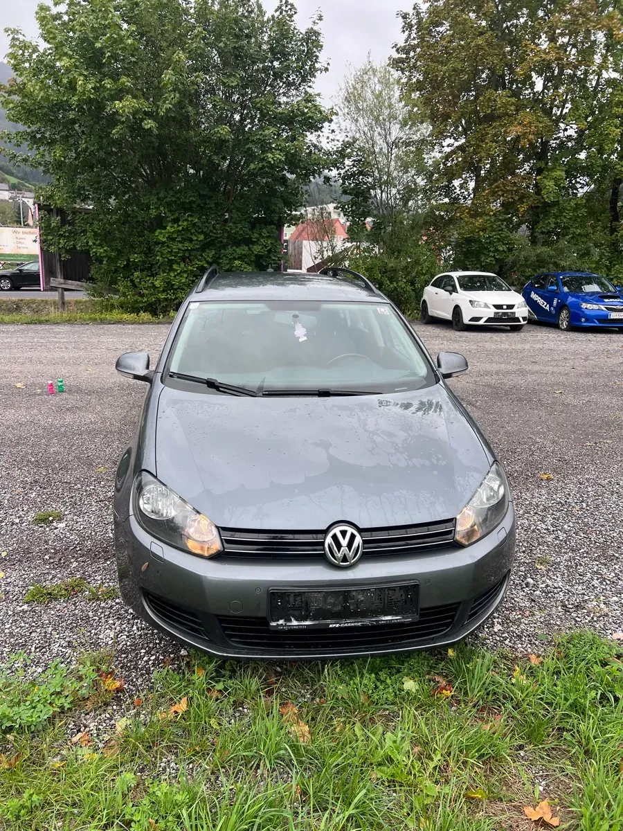 Volkswagen Golf 2011 photo 2