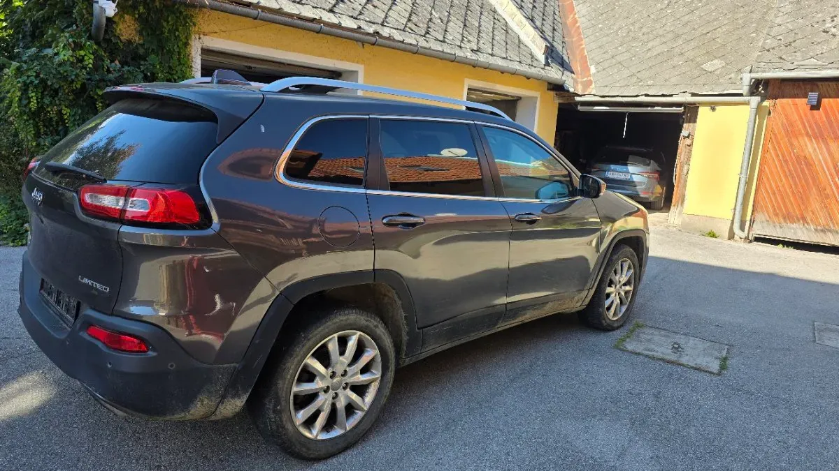 Jeep Cherokee 2014 photo 3
