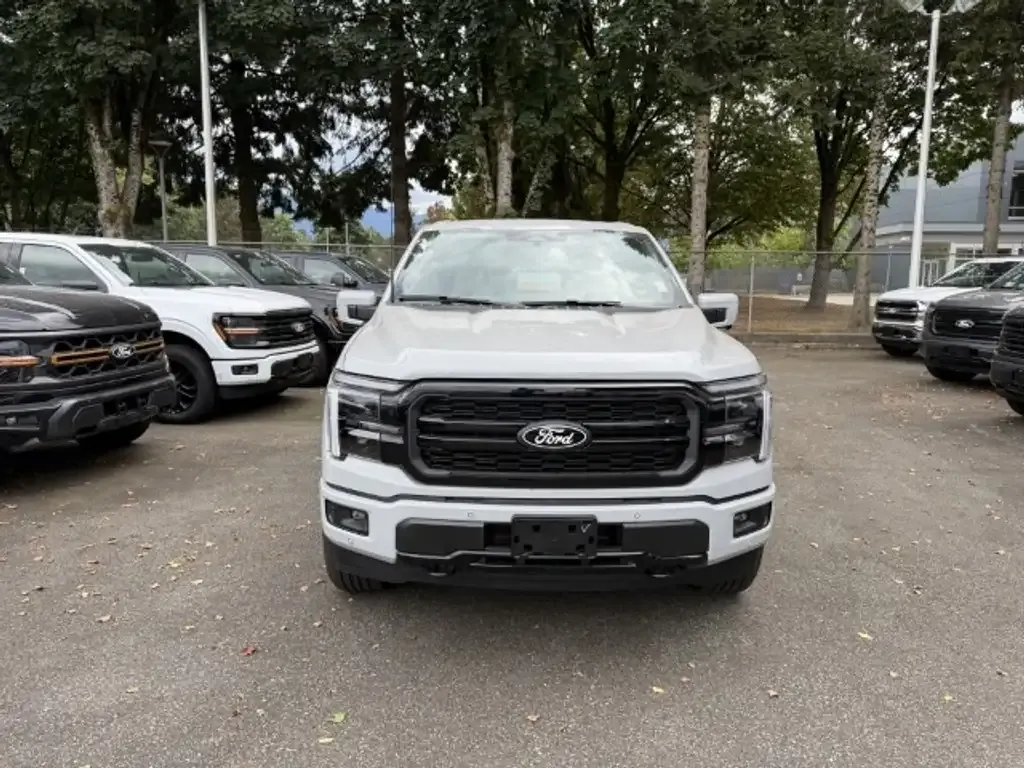 Ford F-150 Lariat 2026 photo 2