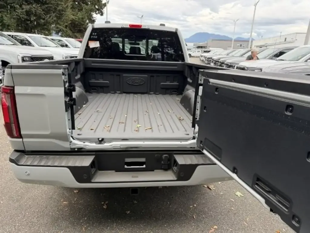 Ford F-150 Lariat 2026 photo 5