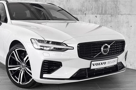 Volvo V60 2022 photo 2