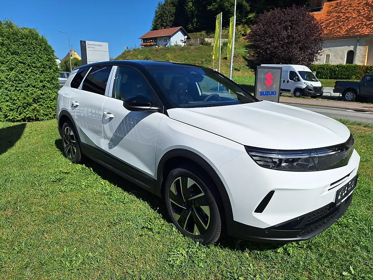Opel Grandland photo 3