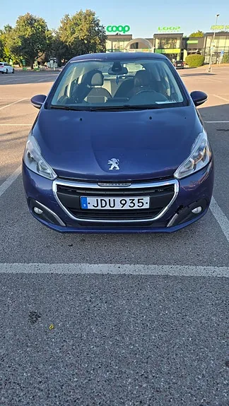 Peugeot 208 2015 photo 3