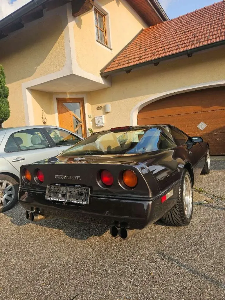 Chevrolet Corvette 1990 photo 3