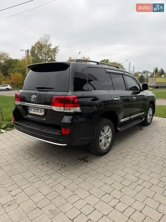 Toyota Land Cruiser 2020 photo 3