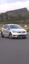 Volkswagen Polo 2015 photo 2