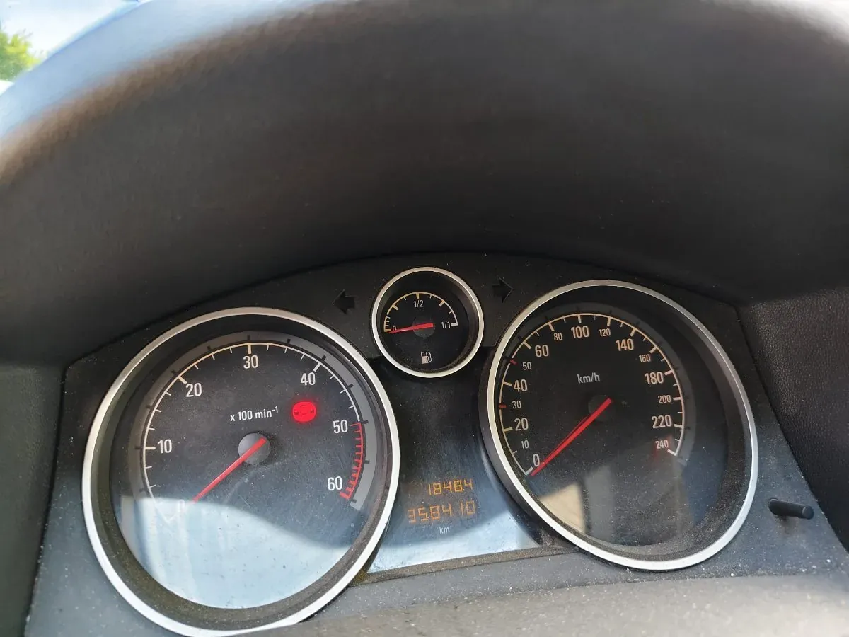 Opel Astra 2005 photo 2