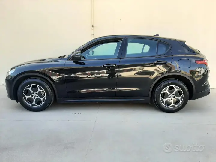 Alfa Romeo Stelvio 2022 photo 2