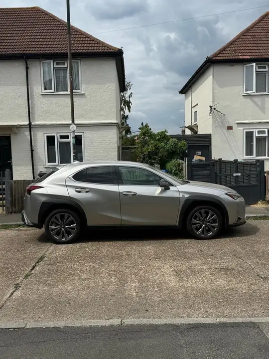 Lexus Ux 2024 photo 4