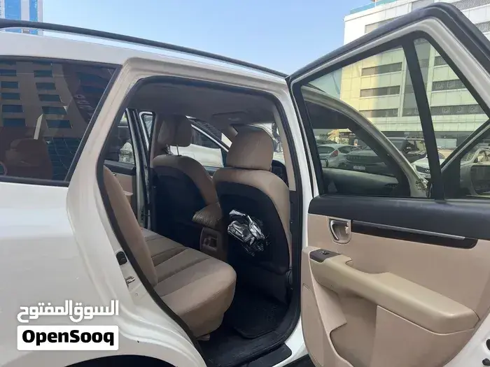 Hyundai Santa Fe 2012 photo 3