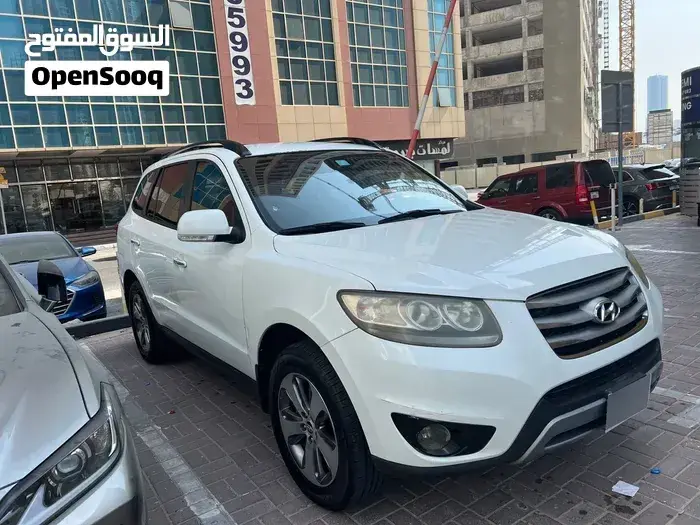 Hyundai Santa Fe 2012 photo 2
