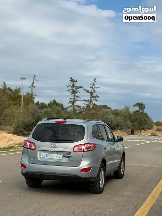 Hyundai Santa Fe 2011 photo 3