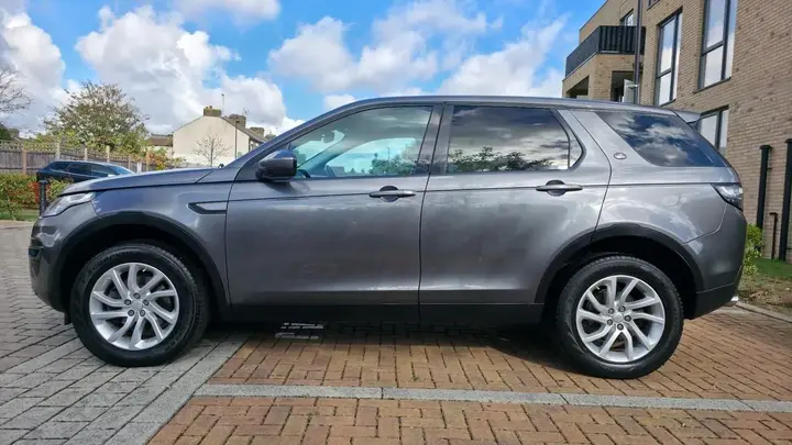 Land Rover Discovery Sport 2017 photo 5
