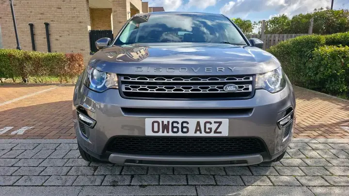 Land Rover Discovery Sport 2017 photo 2