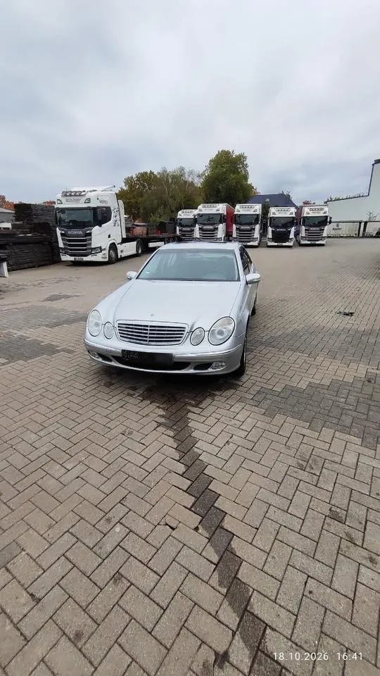 Mercedes-Benz W211