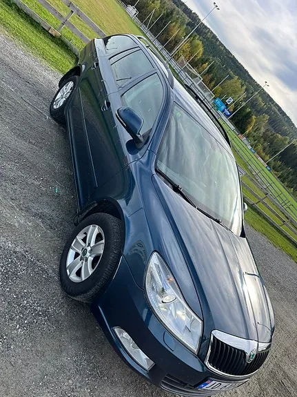 Skoda Octavia 2012 photo 2