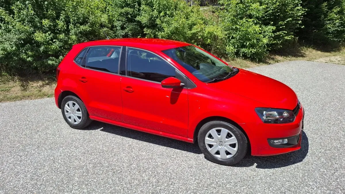 Volkswagen Polo 2010 photo 2
