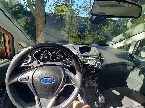 Ford Fiesta 2014 photo 4
