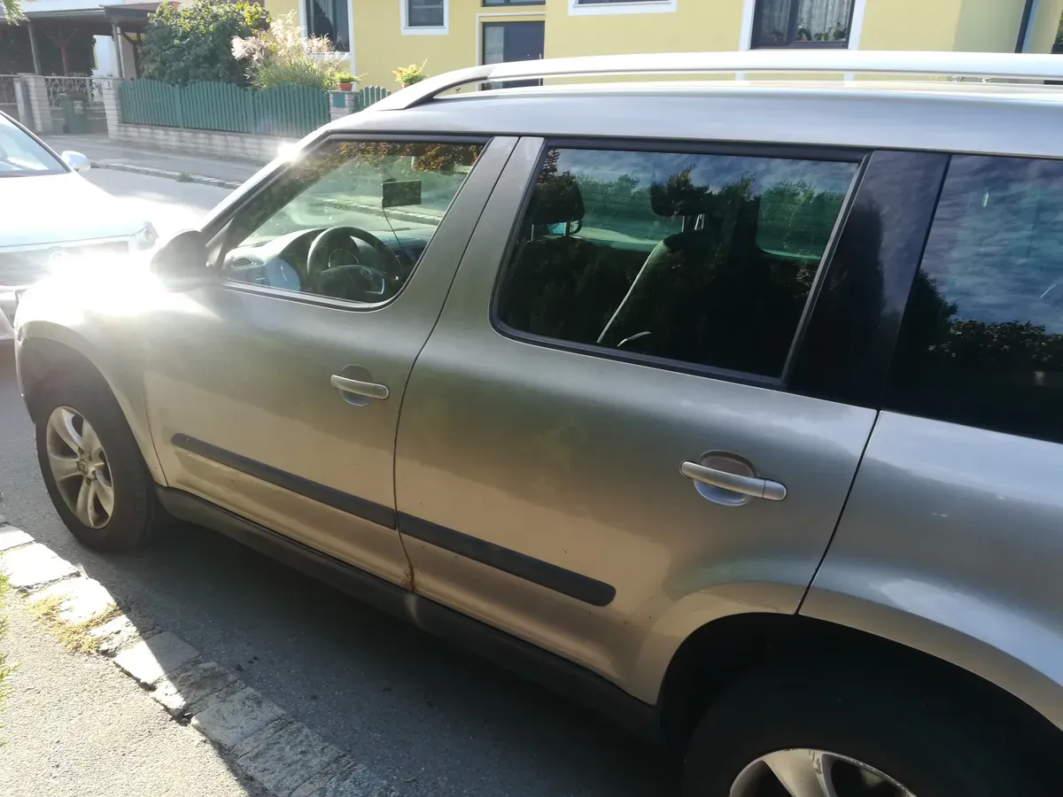 Skoda Yeti 2012 photo 2