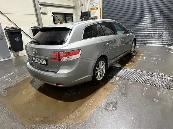 Toyota Avensis 2011 photo 4