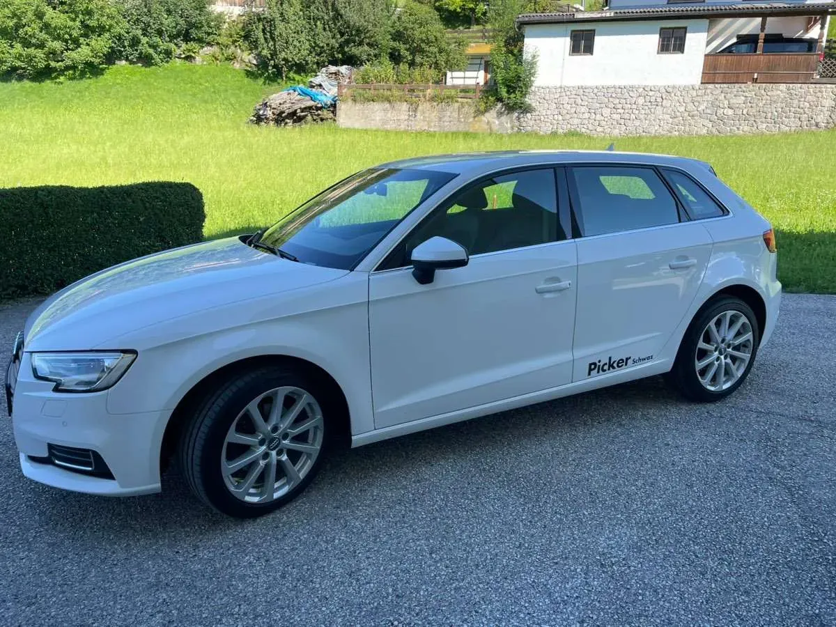 Audi A3 2018 photo 2