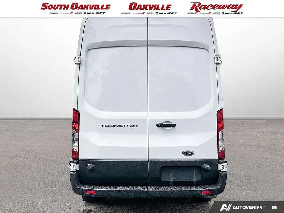 Ford Transit 2025 photo 5