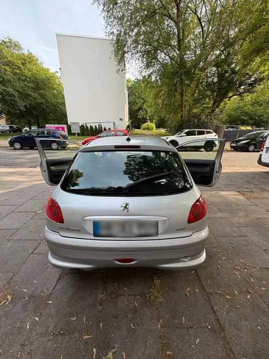 Peugeot 206