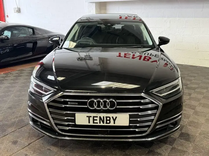 Audi A8 2018 photo 2